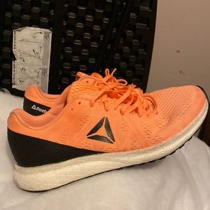 Size 10 Reebok shoes